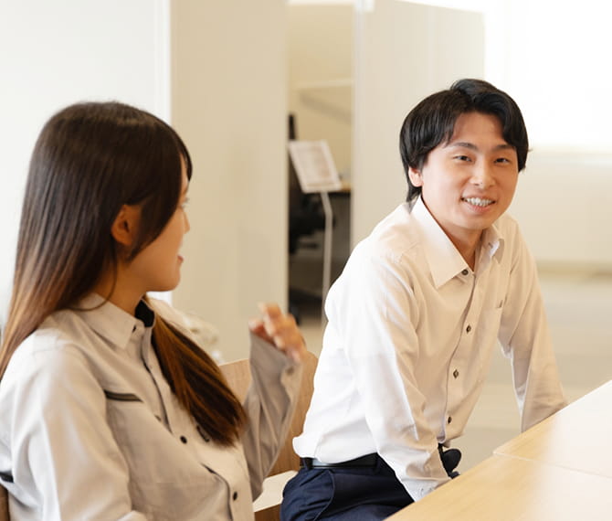 土木・環境工学&建築学科出身社員座談会の写真